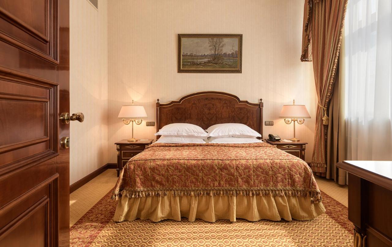 Premier Palace Hotel Киев Екстериор снимка