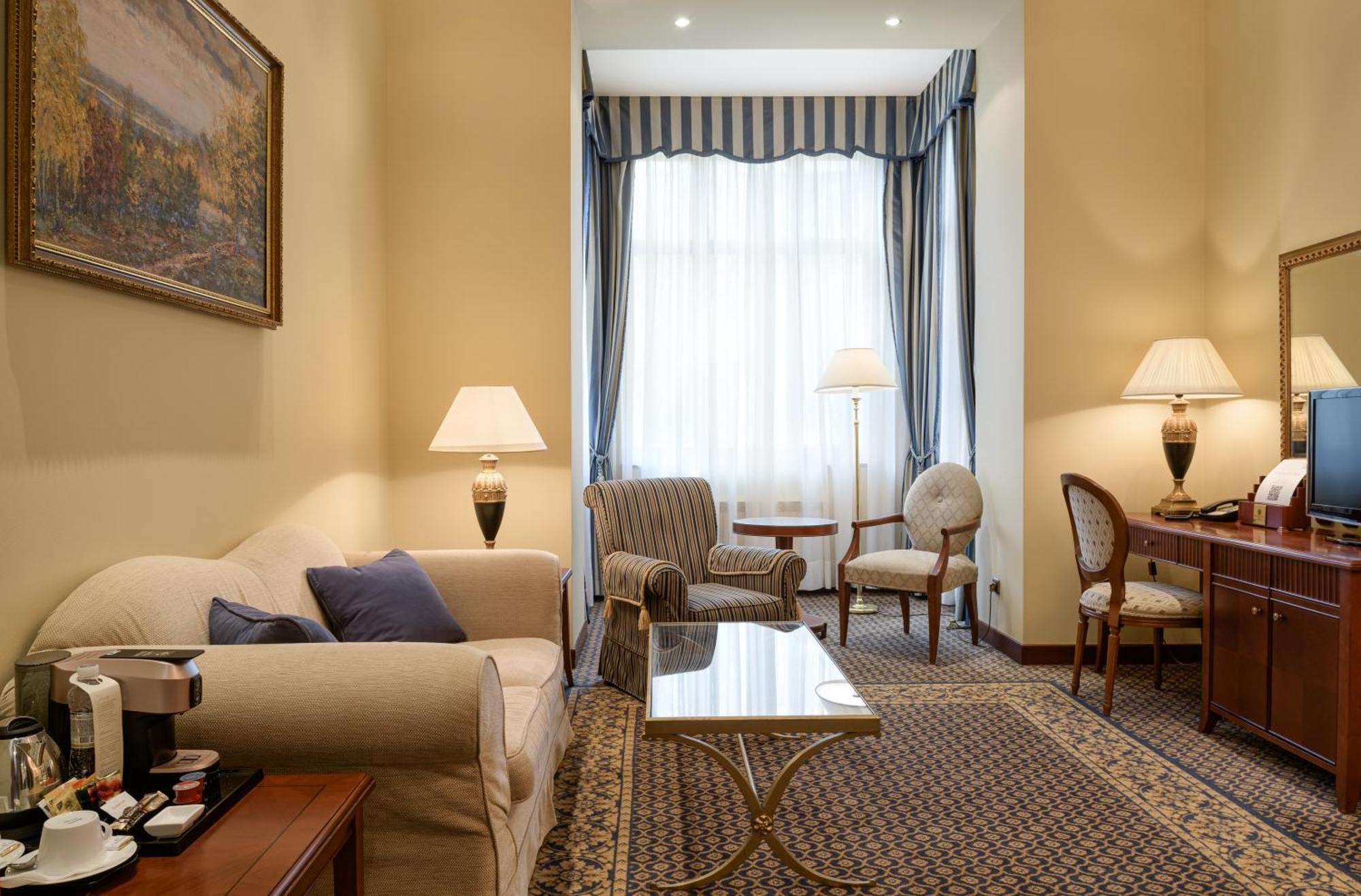 Premier Palace Hotel Киев Екстериор снимка