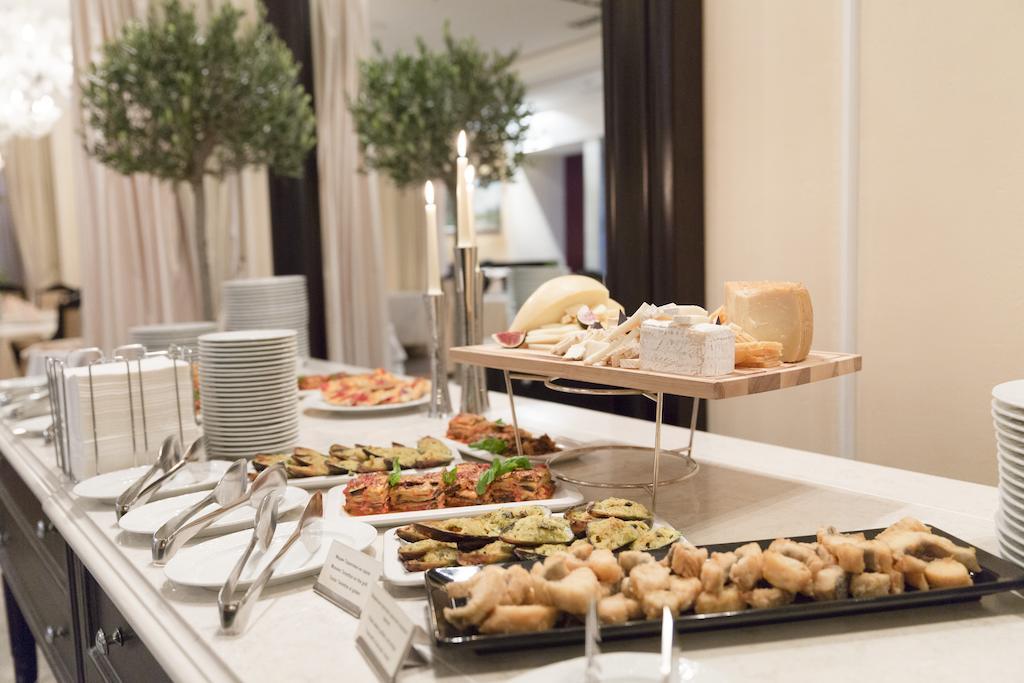 Premier Palace Hotel Киев Екстериор снимка